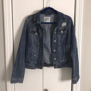 Like new Mossimo size small Jean jacket. Worn twice